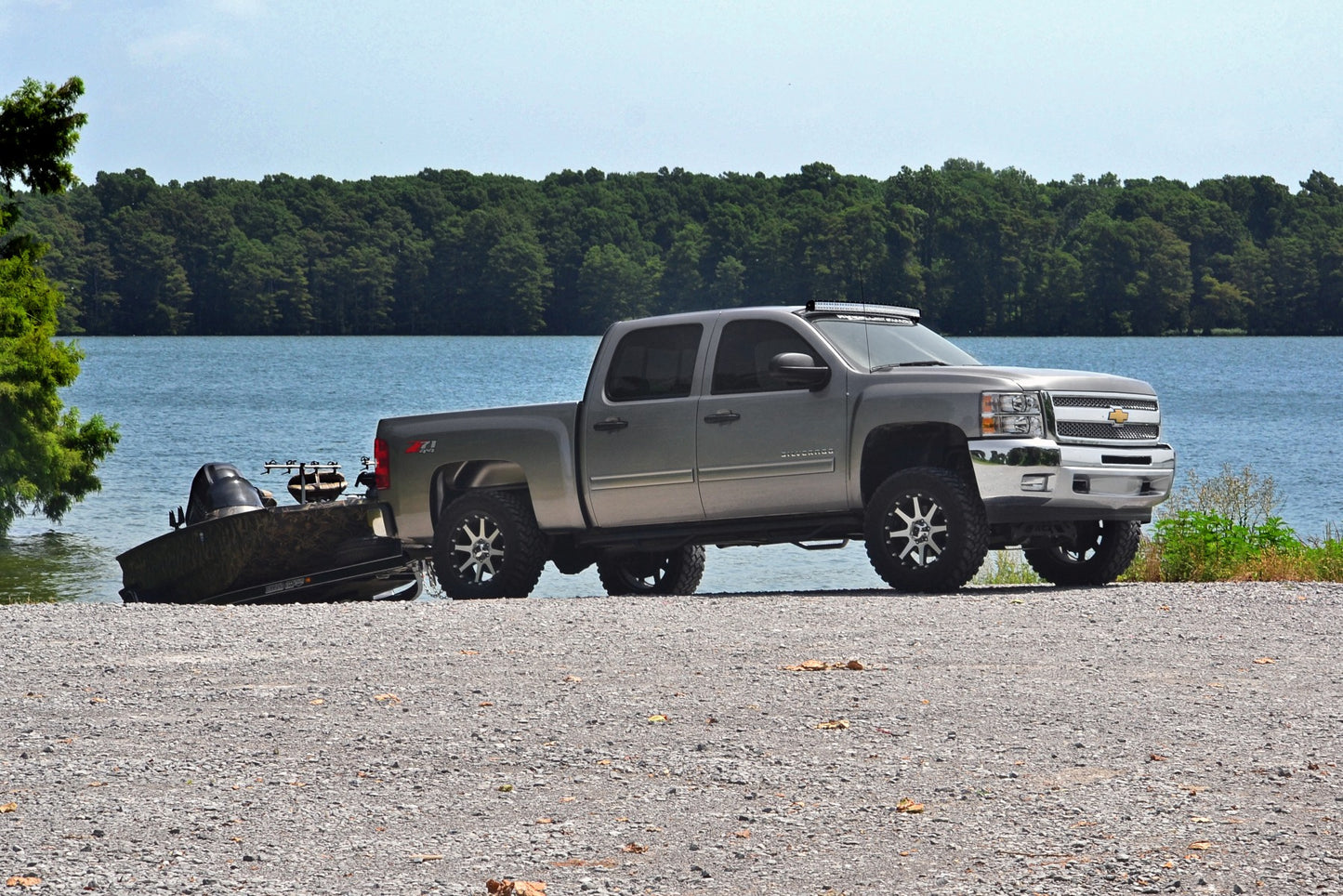 6.0 Inch GM Suspension Lift Kit w/ N3 Loaded Struts and V2 Shocks Rough Country