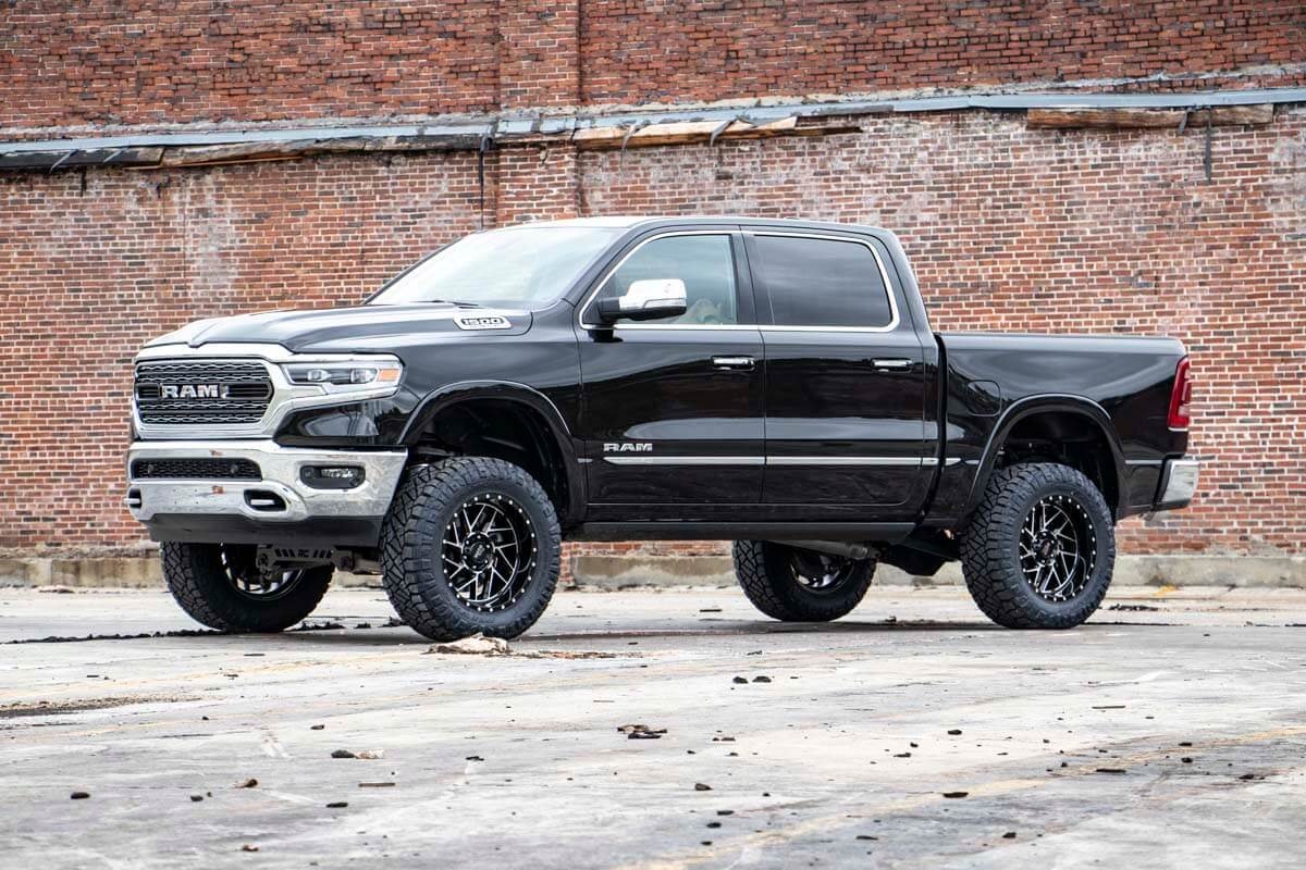5 Inch RAM Suspension Lift Kit w/V2 Shocks 19-23 RAM 1500 4WD Air Ride/22XL Wheels Rough Country