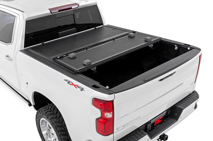 Hard Low Profile Bed Cover | 5'10" Bed | Chevy/GMC Sierra 1500 (19-26)/Silverado 1500 (19-26) 