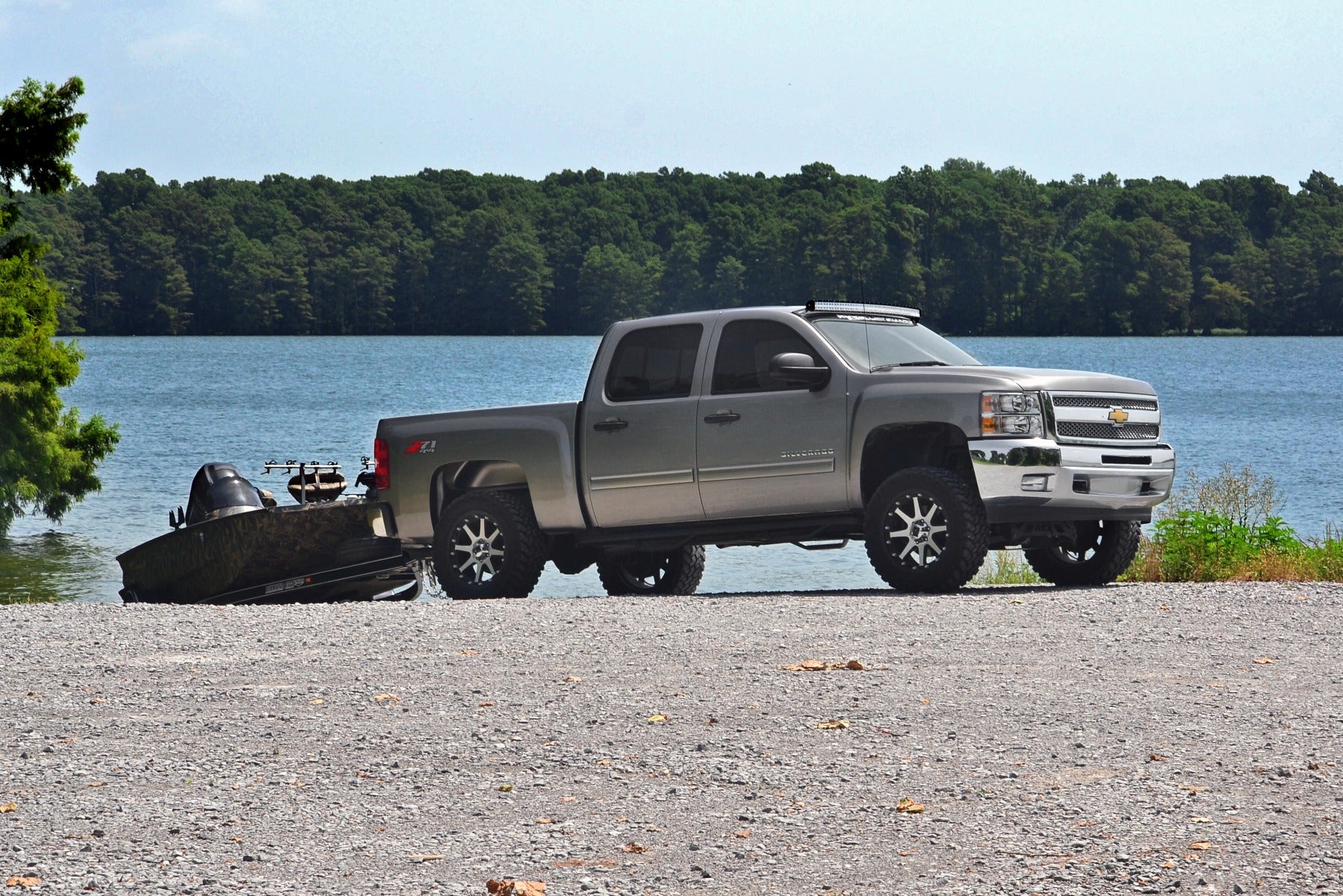 6.0 Inch GM Suspension Lift Kit w/ N3 Loaded Struts and V2 Shocks Rough Country
