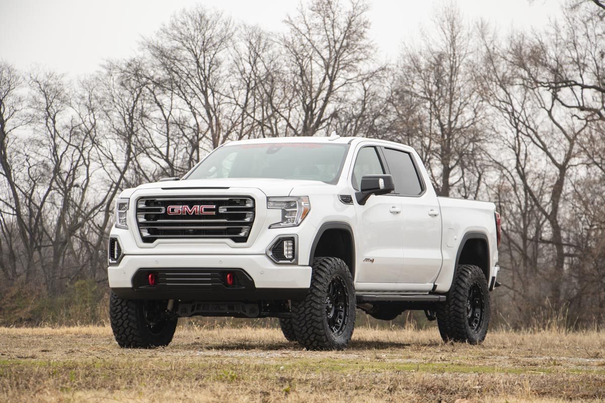 4 Inch Suspension Lift Kit Lifted Struts & V2 Shocks 19-20 19-20 Silverado/Sierra 1500 Trailboss/AT4 4WD Rough Country