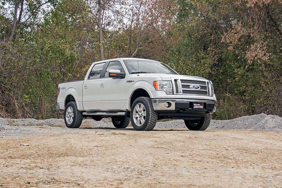 2 Inch Ford Leveling Lift Kit Vertex and V2 09-13 Ford F-150 Rough Country