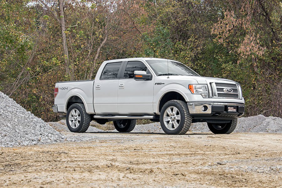 2 Inch Leveling Lift Kit w/V2 Shocks 09-13 F-150 Rough Country