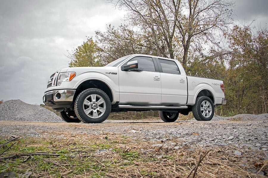 2 Inch Leveling Lift Kit Lifted Struts & V2 Shocks 09-13 F-150 Rough Country