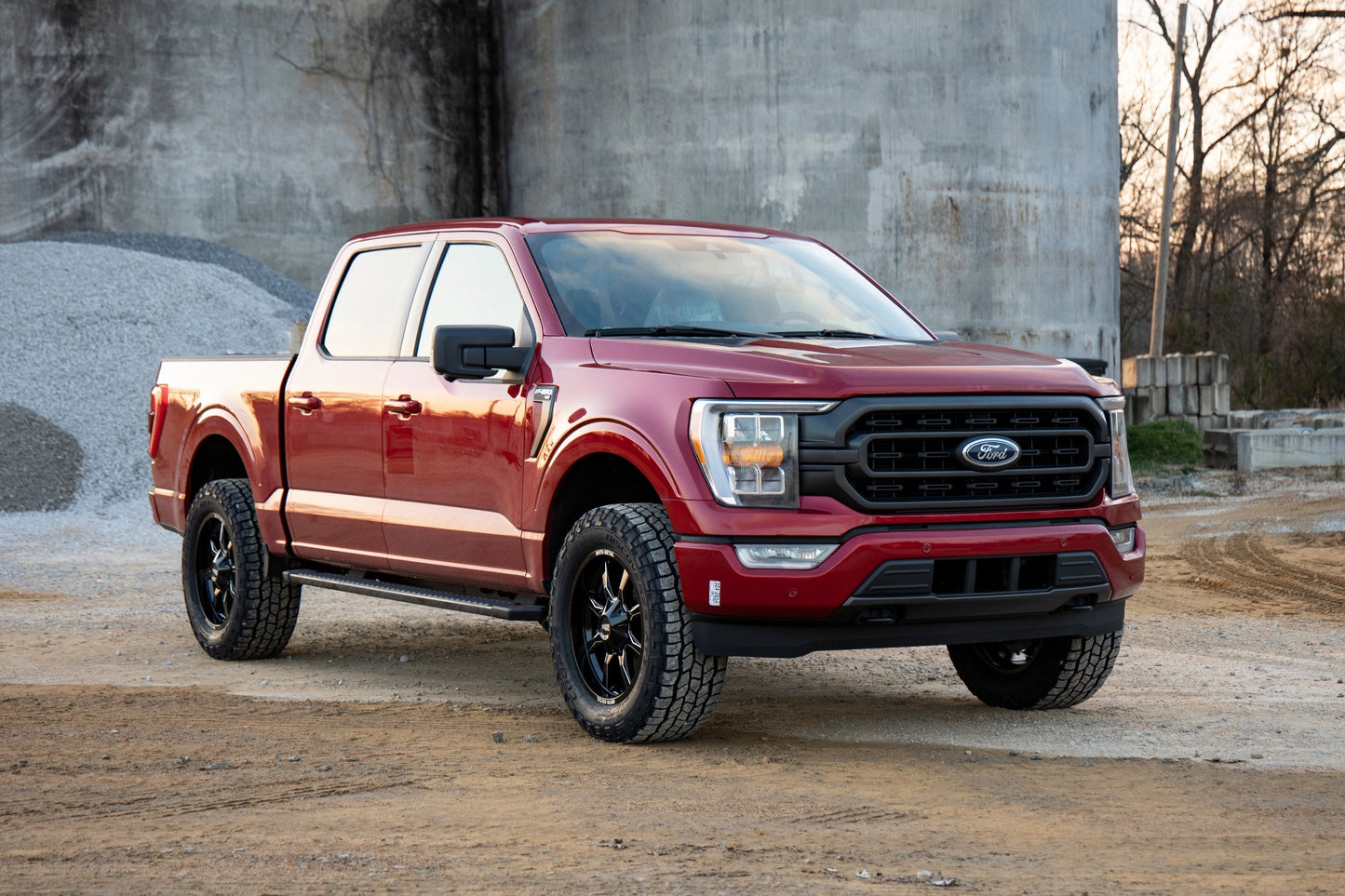 2.0 Inch Ford Leveling Kit w/N3 Struts and Shocks For 2021 F-150 Rough Country