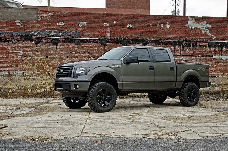 6 Inch Suspension Lift Kit Lifted Struts & V2 Shocks 14 F-150 4WD Rough Country