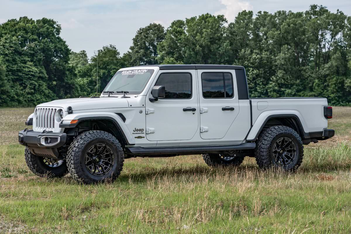 2.5 Inch Jeep Suspension Lift Kit Springs 2020 JT Gladiator Rough Country