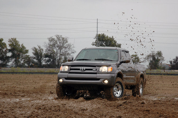 2.5 Inch Toyota Suspension Lift Kit w/N3 Struts and V2 Shocks Rough Country