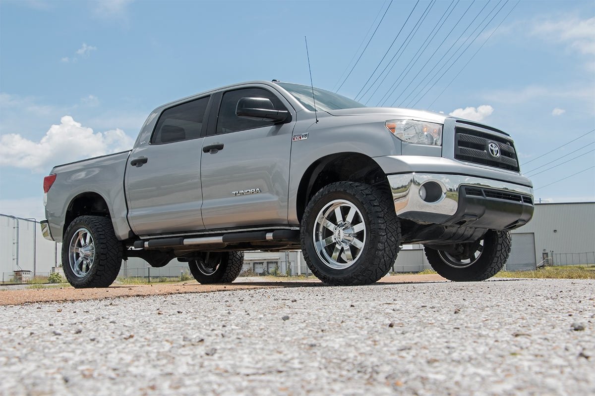 3.5 Inch Toyota Bolt-On Lift Kit w/Lifted Struts & V2 Shocks 07-20 Tundra 2WD/4WD Rough Country
