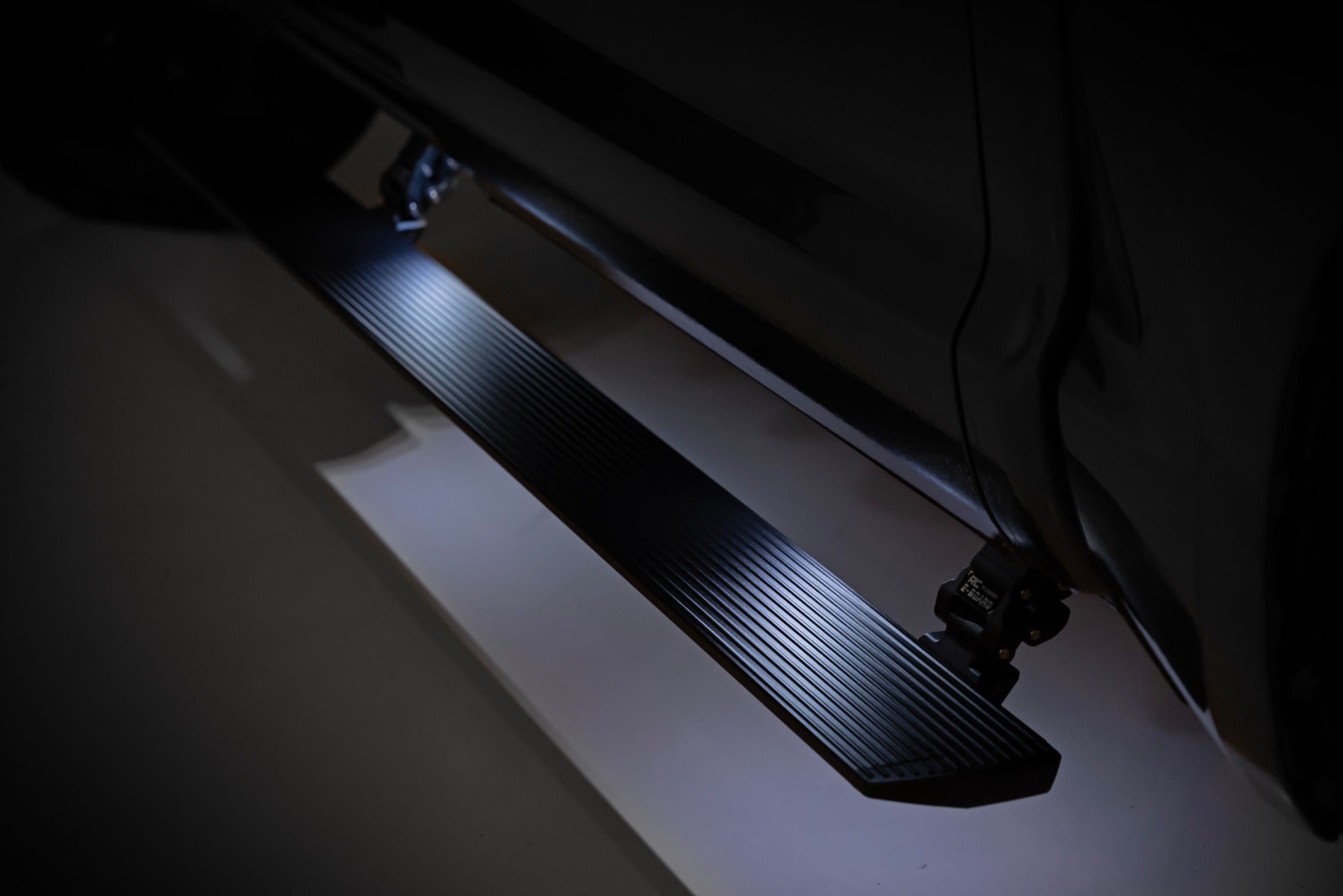 Power Running Boards | Dual Electric Motor | Ford F-150/Lightning/F-250/F-350/Raptor (15-26)