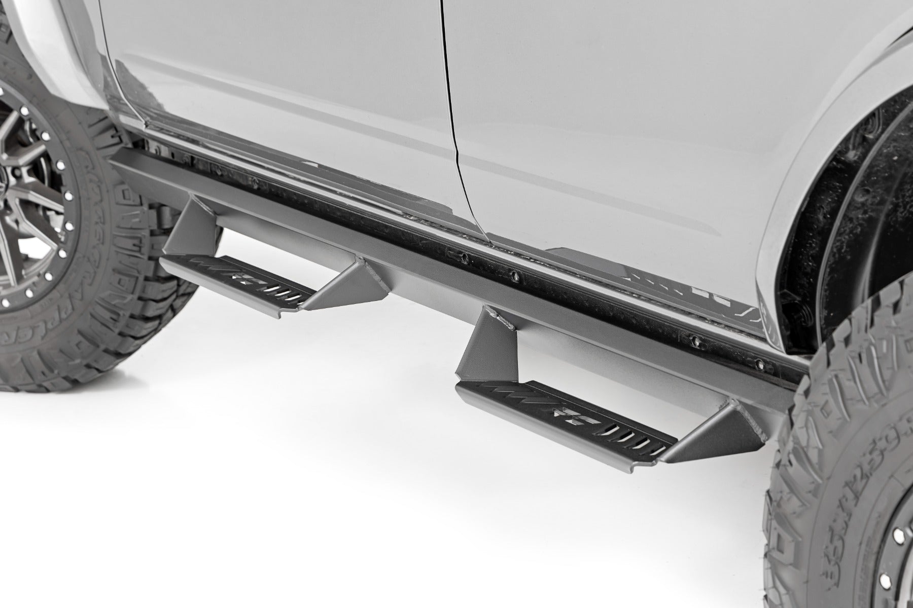 AL2 Drop Steps 4-Door Ford Bronco 4WD (21-23) Rough Country