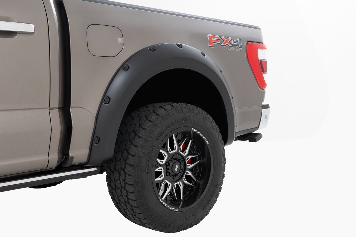 Traditional Pocket Fender Flares Flat Black Ford F-150 2WD/4WD (21-23) Rough Country