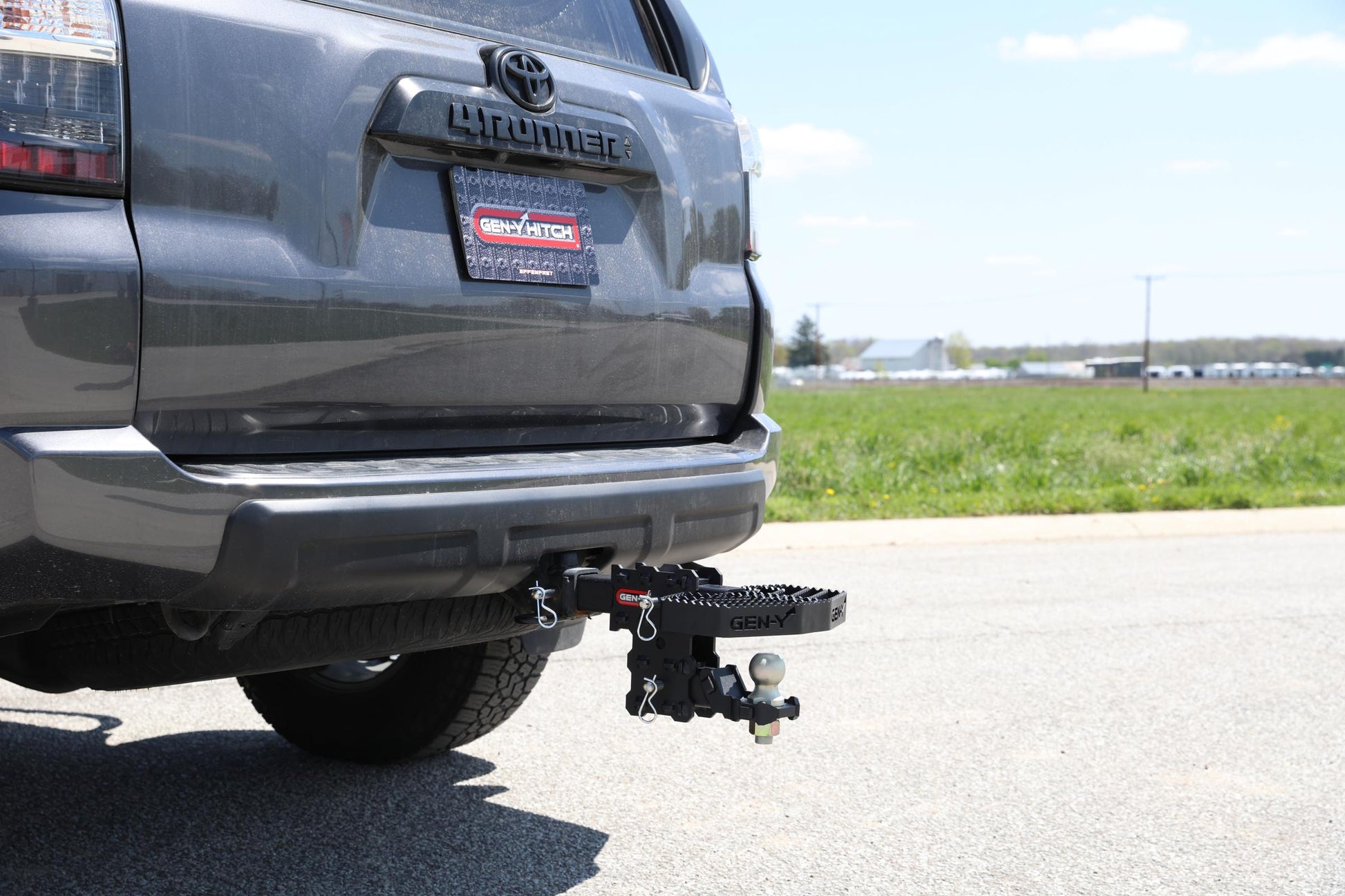 2.5 Inch Shank 3/4 Inch pin holes Only compatible w/ 32K Mega Duty Serrated Hitch Step 500 LB Capacity Gen Y Hitch