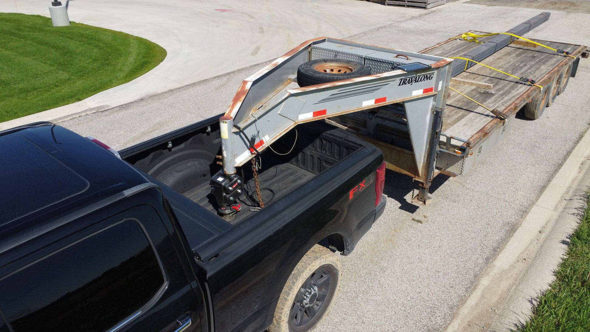 Spartan Torsion Flex Snap Latch 2.5 Inch Offset 4 Inch Round Tube Gooseneck 2 5/16 Inch Coupler Standard Height 4.5K TW 25K Towing Includes GH-098 Pin & Pull Rod Gen Y Hitch