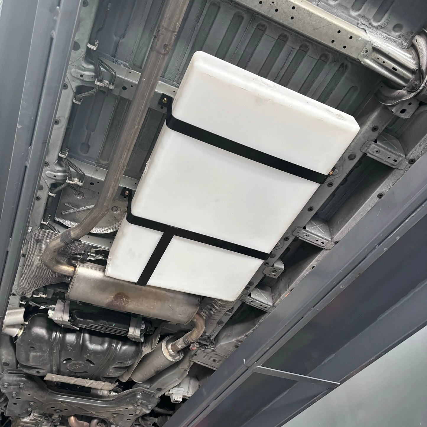 36 Gallon UNDERCARRIAGE Fresh/Grey WATER TANK FOR 2013-2024 DODGE / RAM PROMASTER 1500, 2500, 3500 159” AND 159" EXT