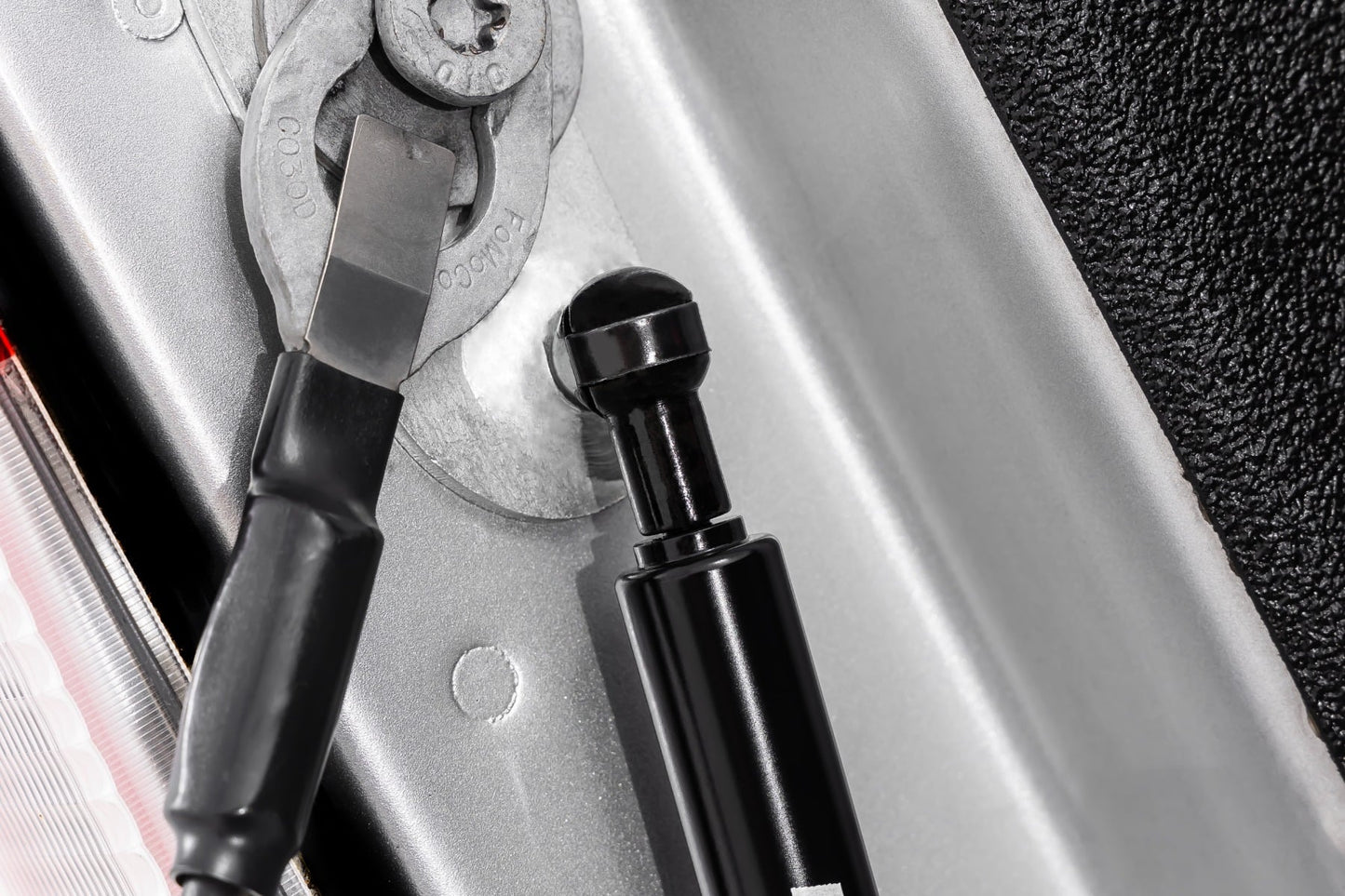 Tailgate Assist | Ford F-150/F-250/F-350 2WD/4WD (2015-2026)