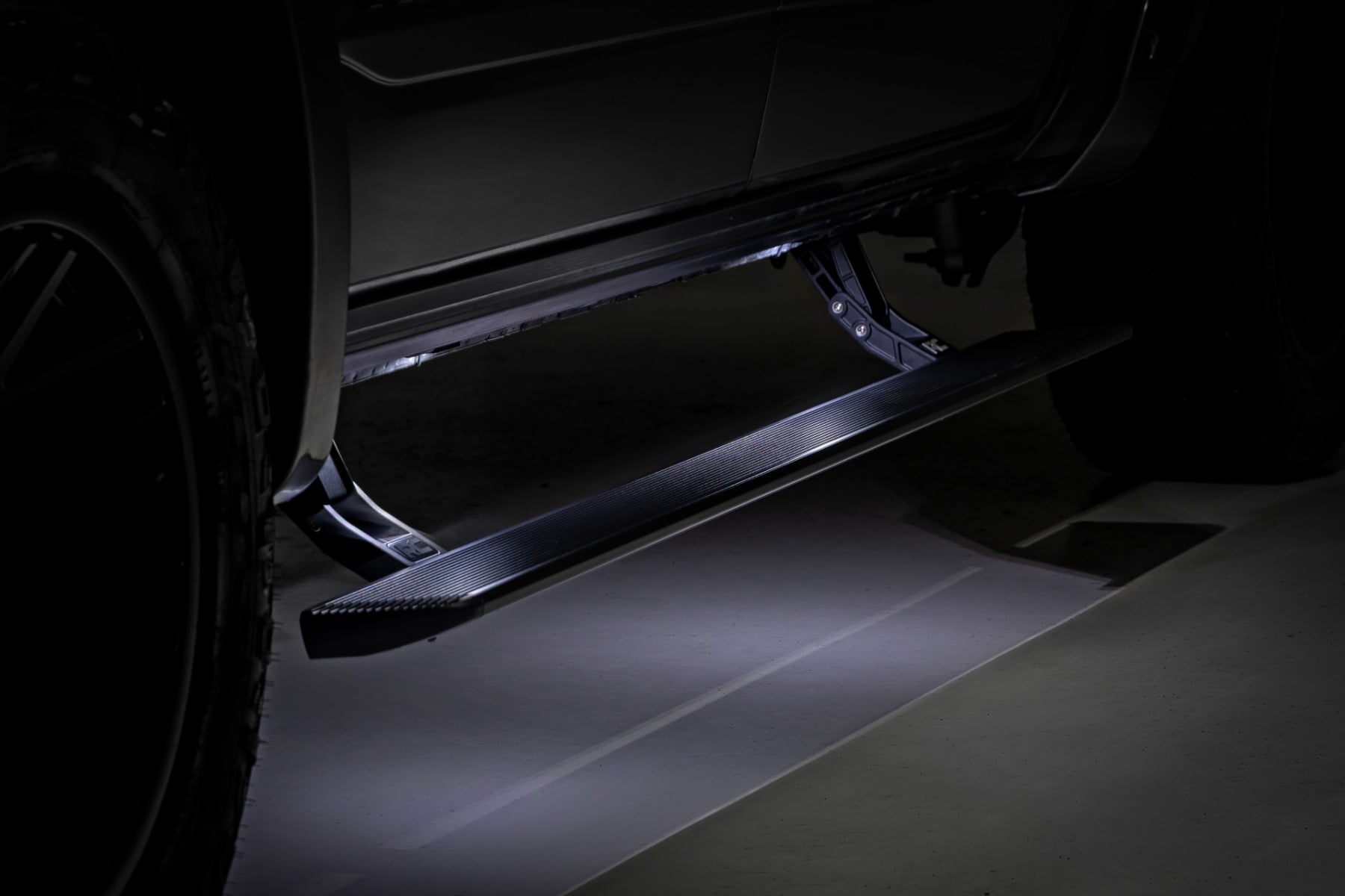 Power Running Boards | HT-Series | Crew Cab | Ram 1500 2WD/4WD (2009-2018 & Classic)