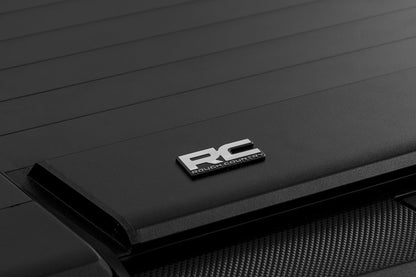 Manual Retractable Bed Cover | 5'9" Bed | Chevy/GMC 1500 (14-18 & Classic)
