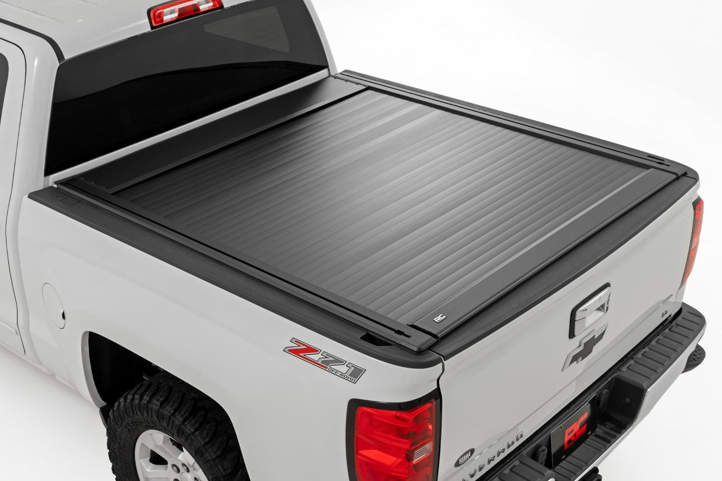 Manual Retractable Bed Cover | 5'9" Bed | Chevy/GMC 1500 (14-18 & Classic)
