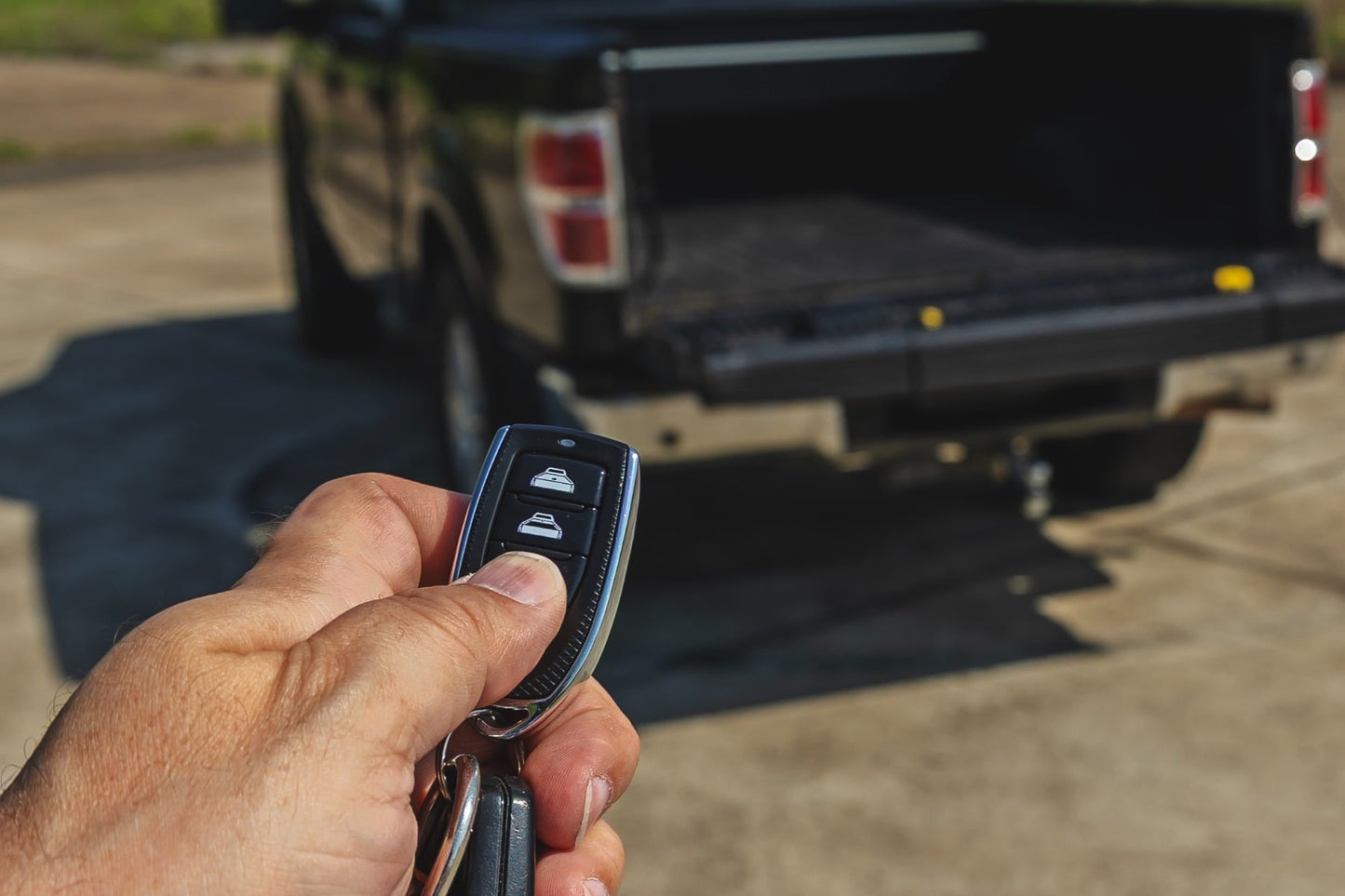 Powered Retractable Bed Cover | 5'7" Bed | Ford F-150 2WD/4WD (2009-2014)