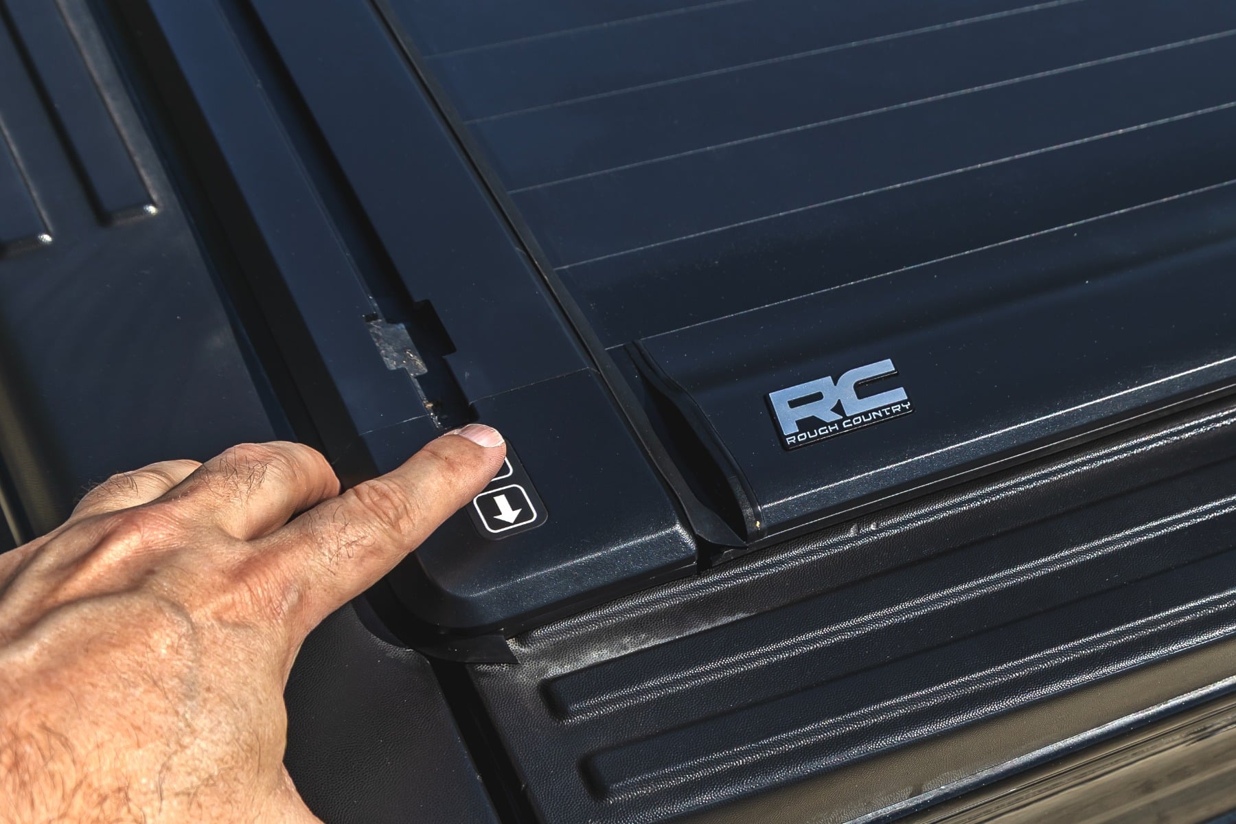 Powered Retractable Bed Cover | 5'7" Bed | Ford F-150 2WD/4WD (2009-2014)